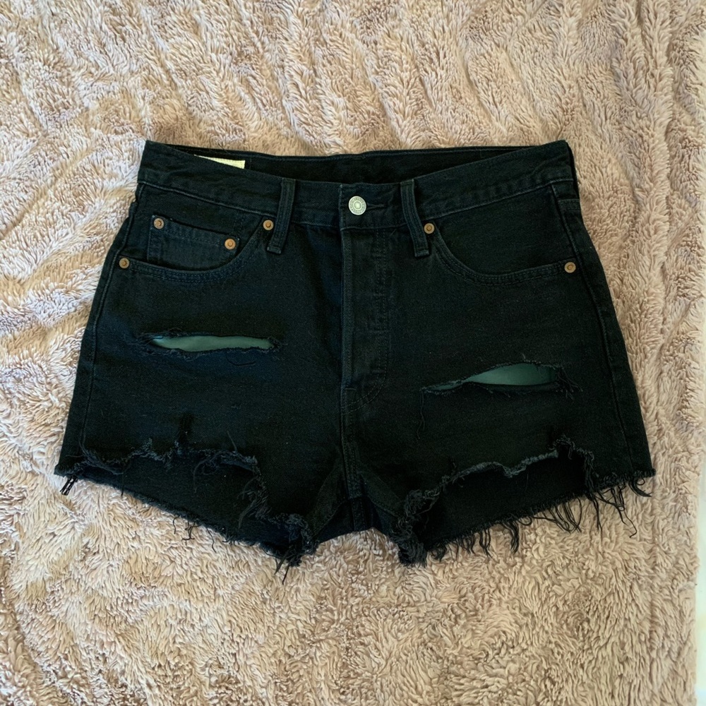 High waisted Levi shorts